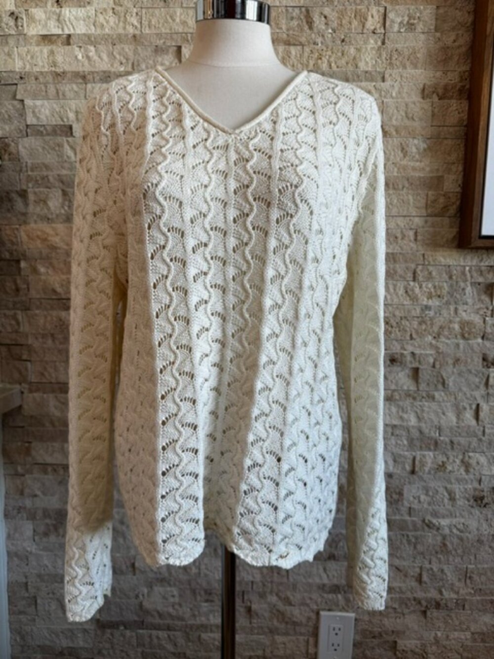 Charter Club White Long Sleeve V Neck Sweater